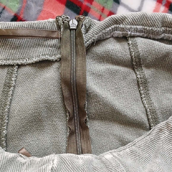 Green Acid Wash Denim Skirt - Picture 5 of 7